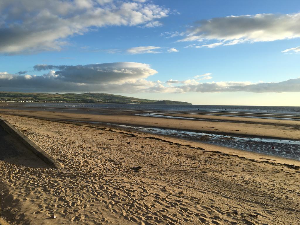 No5 Ayr Beach - Coorie Doon Stays ภายนอก รูปภาพ